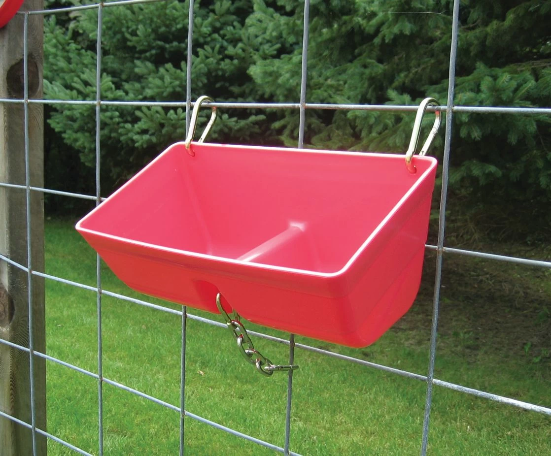 16-Inch Livestock Fence Feeder With Divider And Clips
