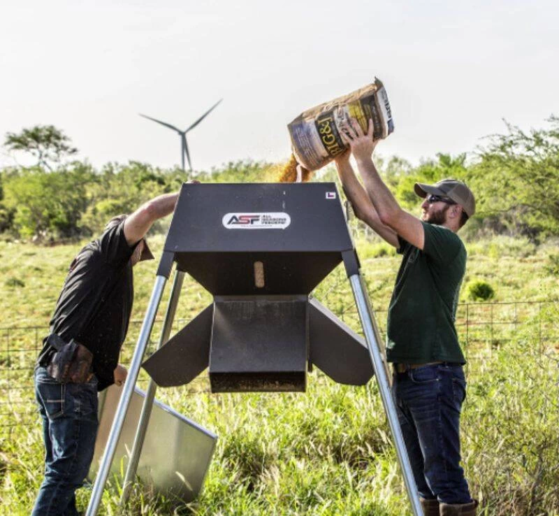 500-Pound Stand And FillÔäó Protein Feeder 3 500-Pound Stand And FillÔäó Protein Feeder